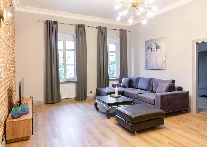 아파트 Art Premium 옐레니아구라